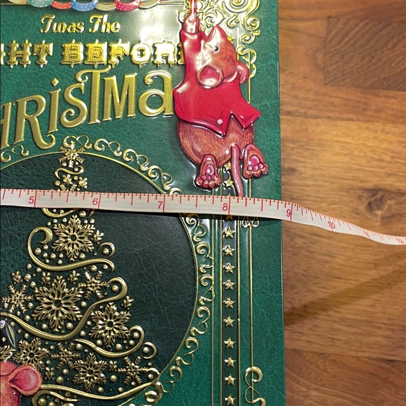 Christmas Storybook with Mice Illustration tin gift box - Picture 9 of 10